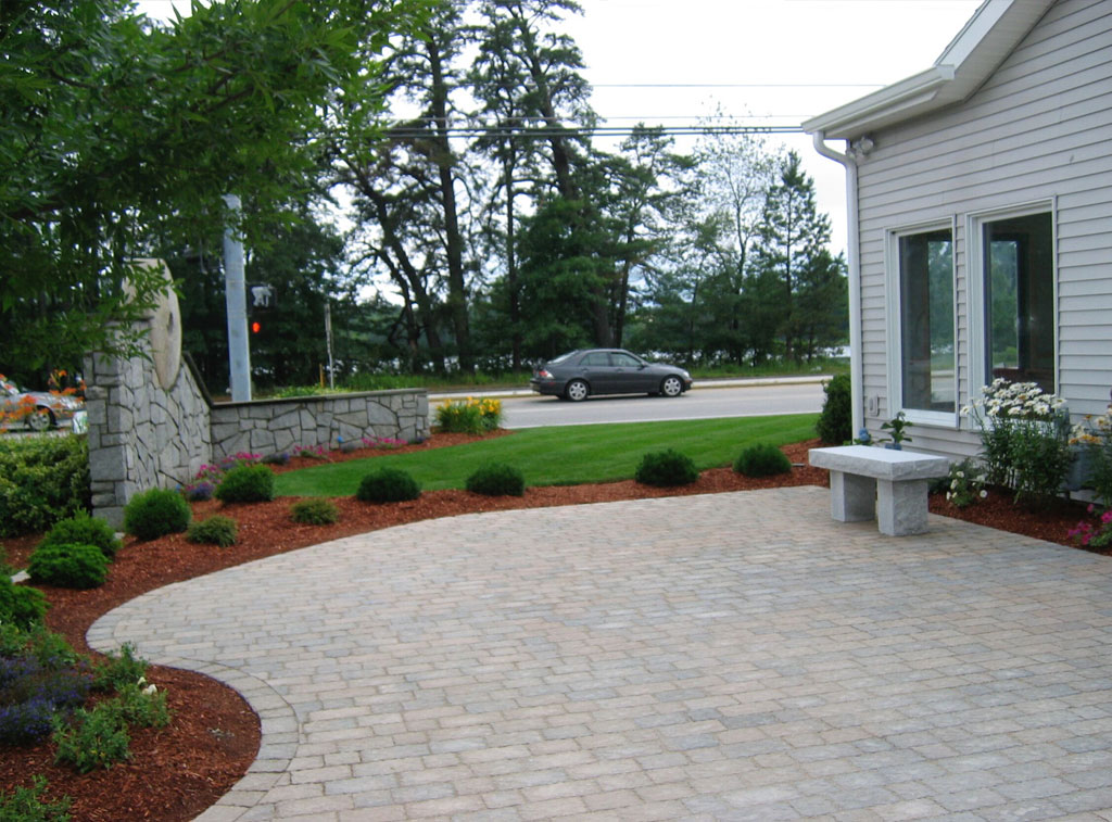 Commercial Lanscaping